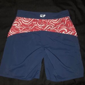 Men’s Vineyard Vines Size 30 Board-shorts